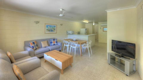 Arcadia Palms 1 - Schoolies Week Accommodation 1