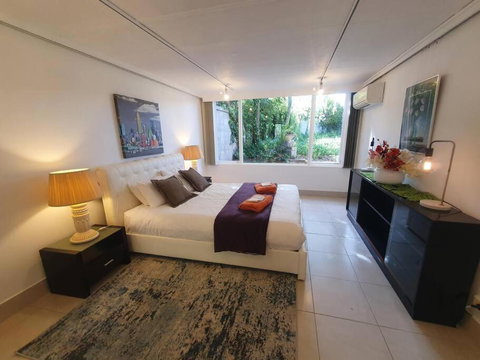 Architectural Comfy 2B&2B Home With A Garden View Close To A Lake And Yarralumla Shopping Centre - Schoolies Week Accommodation 4