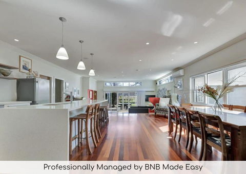 Art House On Anson - Artistic Haven, Spa, Pets - Schoolies Week Accommodation 0