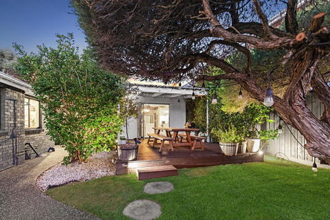 Aspendale Beach House - Schoolies Week Accommodation 1