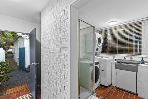 Aspendale Beach House - Schoolies Week Accommodation 4