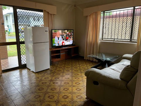 Aspley Large Room & Share Bathroom With Other Guests - Schoolies Week Accommodation 2