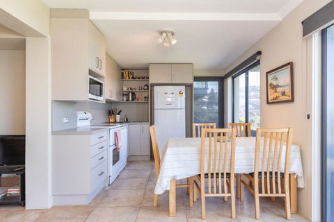 At Blueys - Schoolies Week Accommodation 4