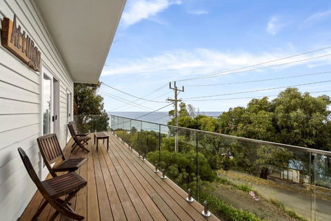 Attunga - Schoolies Week Accommodation 3