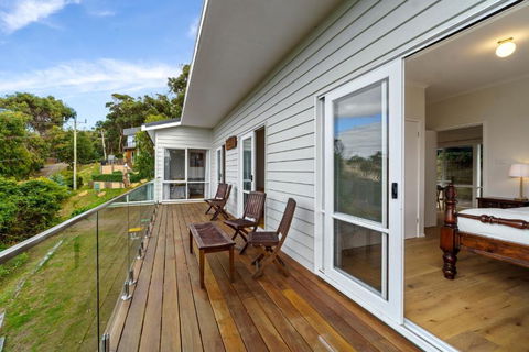 Attunga - Schoolies Week Accommodation 4