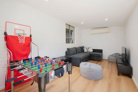 Aurora Grove - A Familly Retreat At Caves Beach - Schoolies Week Accommodation 2