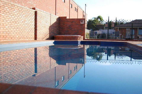 Australian Settlers Motor Inn - Schoolies Week Accommodation 4