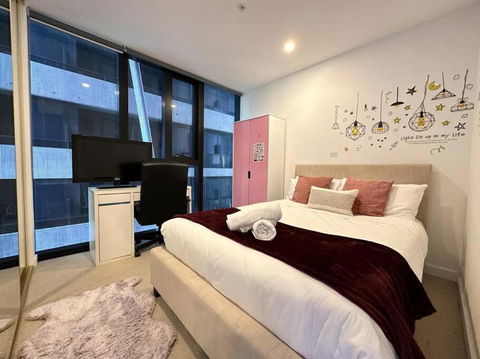 Avant CBD Cozy & Spacious 2BR Residences - Schoolies Week Accommodation 0