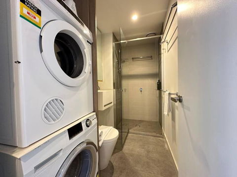 Avant CBD Cozy & Spacious 2BR Residences - Schoolies Week Accommodation 1