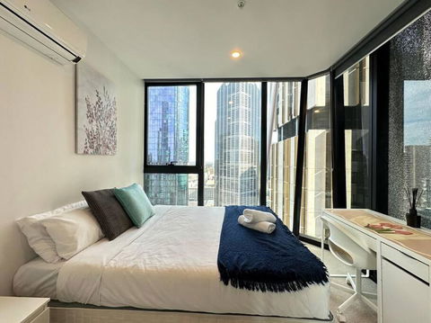 Avant CBD Cozy & Spacious 2BR Residences - Schoolies Week Accommodation 3