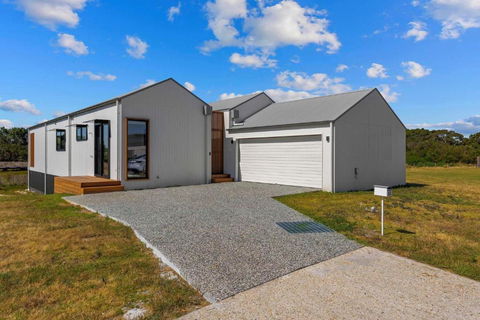 Awakening Broadbeach - Wifi, Linen - Schoolies Week Accommodation 1