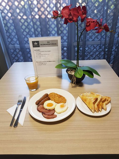 Southport Motel & Apartments - Schoolies Week Accommodation 6