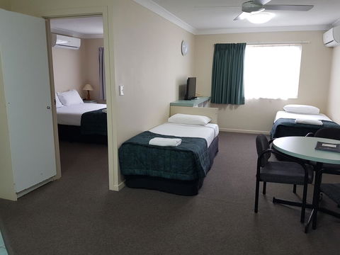 Southport Motel & Apartments - Schoolies Week Accommodation 12