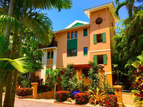 Martinique On Macrossan - Schoolies Week Accommodation 0