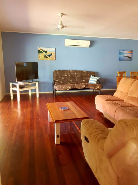 Arcadia Beach Guest House And Car Hire - Schoolies Week Accommodation 23