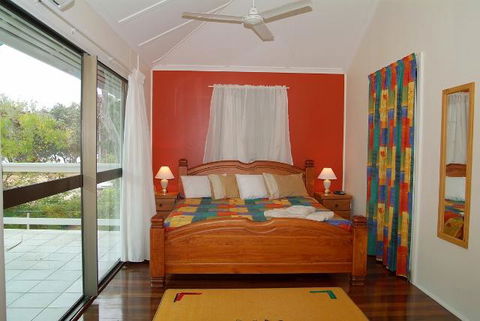 Arcadia Beach Guest House And Car Hire - Schoolies Week Accommodation 1