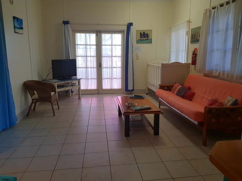 Arcadia Beach Guest House And Car Hire - Schoolies Week Accommodation 30