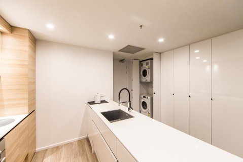 Highgate CBD Apartment - Schoolies Week Accommodation 4