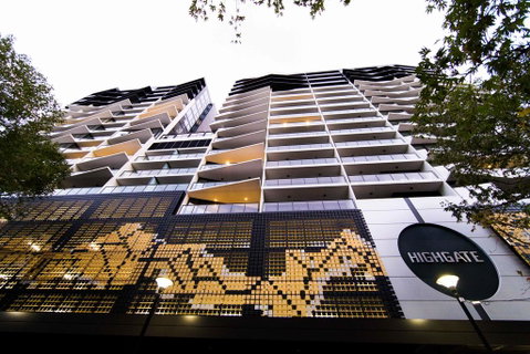 Highgate CBD Apartment - Schoolies Week Accommodation 0