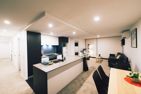 Mid Night Apartment Canberra City Onsite Parking - Schoolies Week Accommodation 1