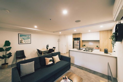 Mid Night Apartment Canberra City Onsite Parking - Schoolies Week Accommodation 3