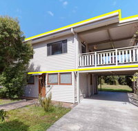 'Beach Break 1' 1/10 Lionel Street - upstairs unit with Aircon - Schoolies Week Accommodation