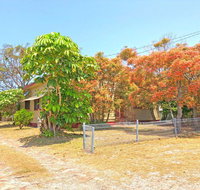 'Daves Place' 27 Rigney St - Holiday house with WIFI Aircon  Boat Parking - Schoolies Week Accommodation