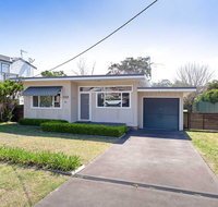 'Shoalz' 28 Rigney Street - Renovated Pet Friendly Cottage  Boat Parking - Schoolies Week Accommodation