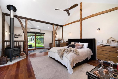 'The Coach House' At Lochiel - Schoolies Week Accommodation 1