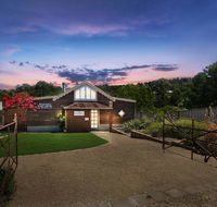 'The Coach House' At Lochiel - Schoolies Week Accommodation