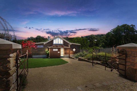 'The Coach House' At Lochiel - Schoolies Week Accommodation 0