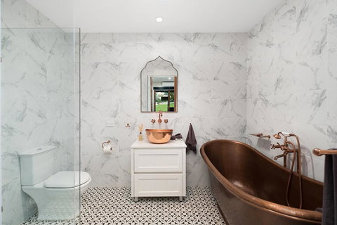 'The Coach House' At Lochiel - Schoolies Week Accommodation 3