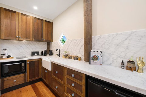 'The Coach House' At Lochiel - Schoolies Week Accommodation 2