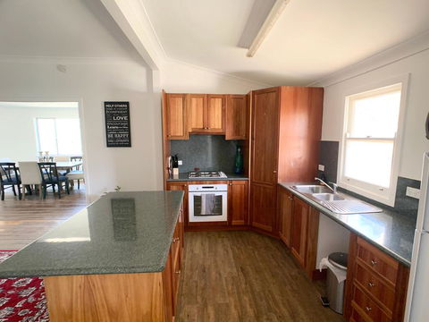 'The Wattles' - True Country Escape Near Wineries - Borenore - Schoolies Week Accommodation 1