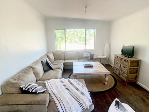 'The Wattles' - True Country Escape Near Wineries - Borenore - Schoolies Week Accommodation 2