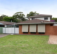 'Willows At The Bay' 111 Horace St - Large House with Aircon WIFI and Boat Parking. - Schoolies Week Accommodation