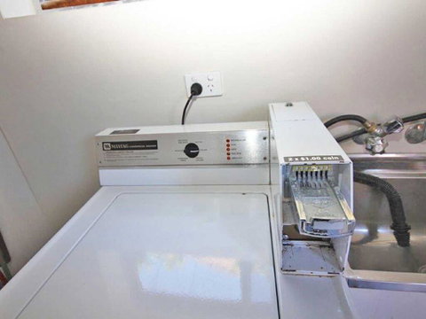 1 'Fiddlers Green' 62 Magnus Street - Ground Floor Unit Close To CBD - Schoolies Week Accommodation 3