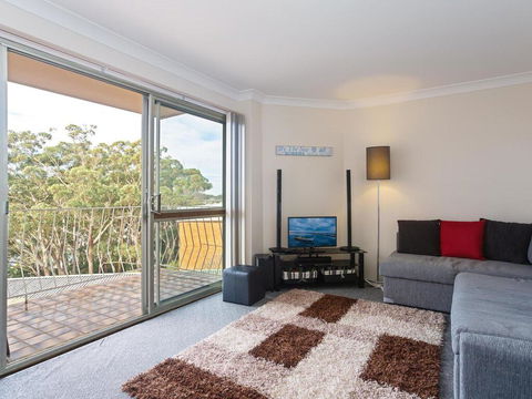 12 'Thurlow Lodge', 6 Thurlow Avenue - Water Views, Pool And Central Location - Schoolies Week Accommodation 1
