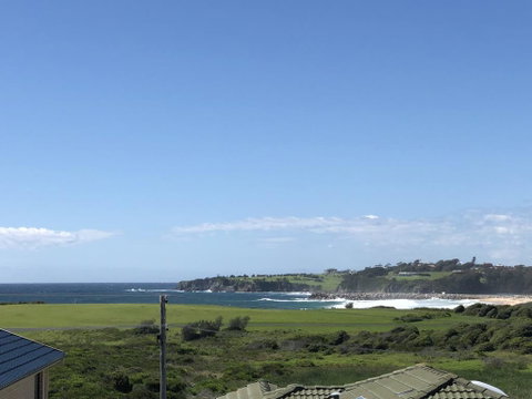 121 Montague Avenue, Kianga - Schoolies Week Accommodation 1