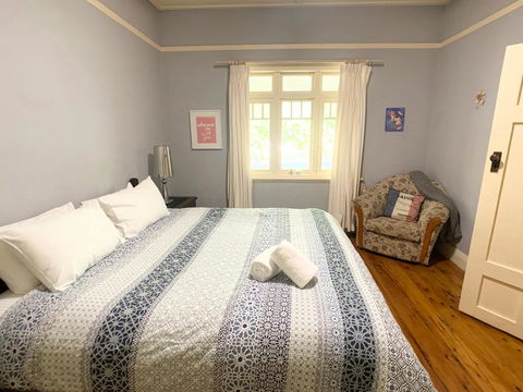 123 Hill St, Heart Of Orange, Double Brick - Schoolies Week Accommodation 3