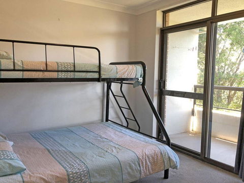 15 'The Commodore' 9-11 Donald Street - Great Unit Only A Short Walk To CBD - Schoolies Week Accommodation 1