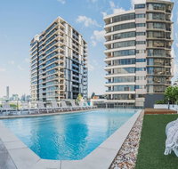 2 Bed Brisbane Resort Apartment - Schoolies Week Accommodation