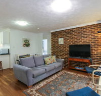 2 Bedroom St Lucia Apartment close to UQ and CityCat - Schoolies Week Accommodation