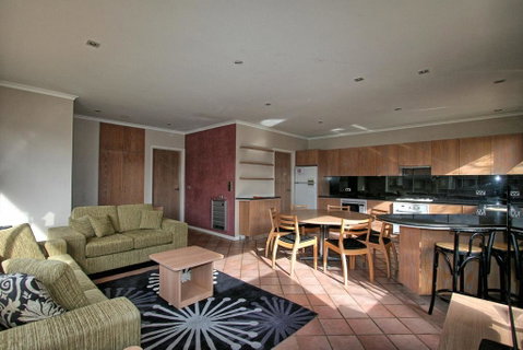 2 Munyang Street, Jindabyne - Schoolies Week Accommodation 0