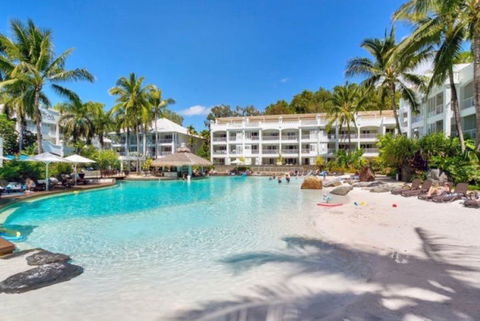 2121 BEACH CLUB - Schoolies Week Accommodation 3