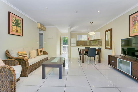 214 Spindle Cowrie Apartment - Schoolies Week Accommodation 3