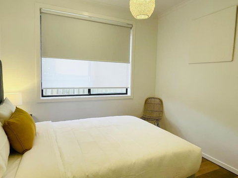 D132 Well Keep Secret Lake Home - Schoolies Week Accommodation 3