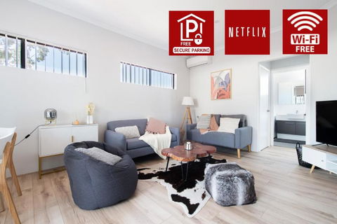 Cozy Lovely 2bdrm Walk To River - Schoolies Week Accommodation 0