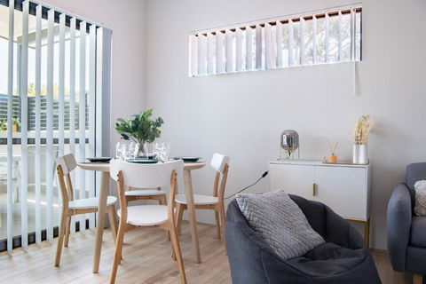 Cozy Lovely 2bdrm Walk To River - Schoolies Week Accommodation 4