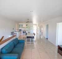 3 Bedroom Apartment // Spence St - Schoolies Week Accommodation